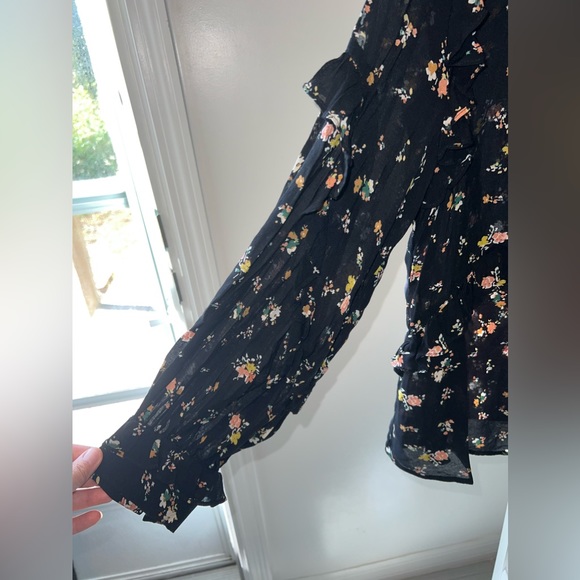 Zara Large Black Floral Ruffle Detail Long Sleeve Top - Picture 3 of 11